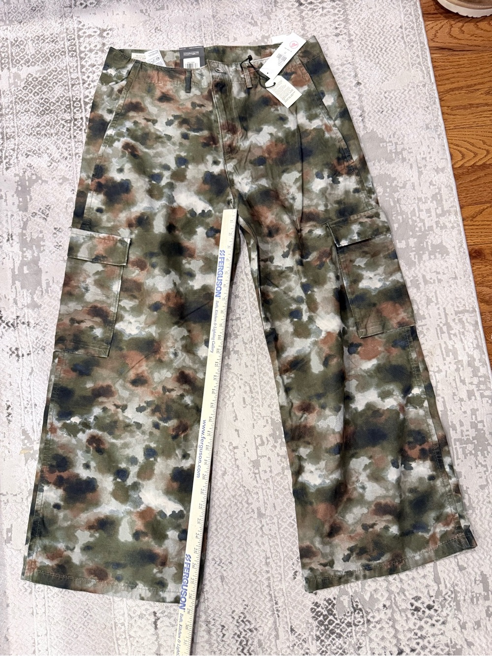 Levi’s Cargo Pants in Green Camo